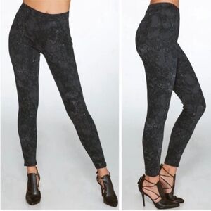 SPANX Jean-ish Ankle Leggings Black Gray Marble Vintage Acid Wash Stretchy Large